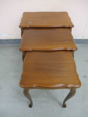 2545 - Hnizdove stolky  53 x 36 cm  V - 49-53  -  2 900 kc 